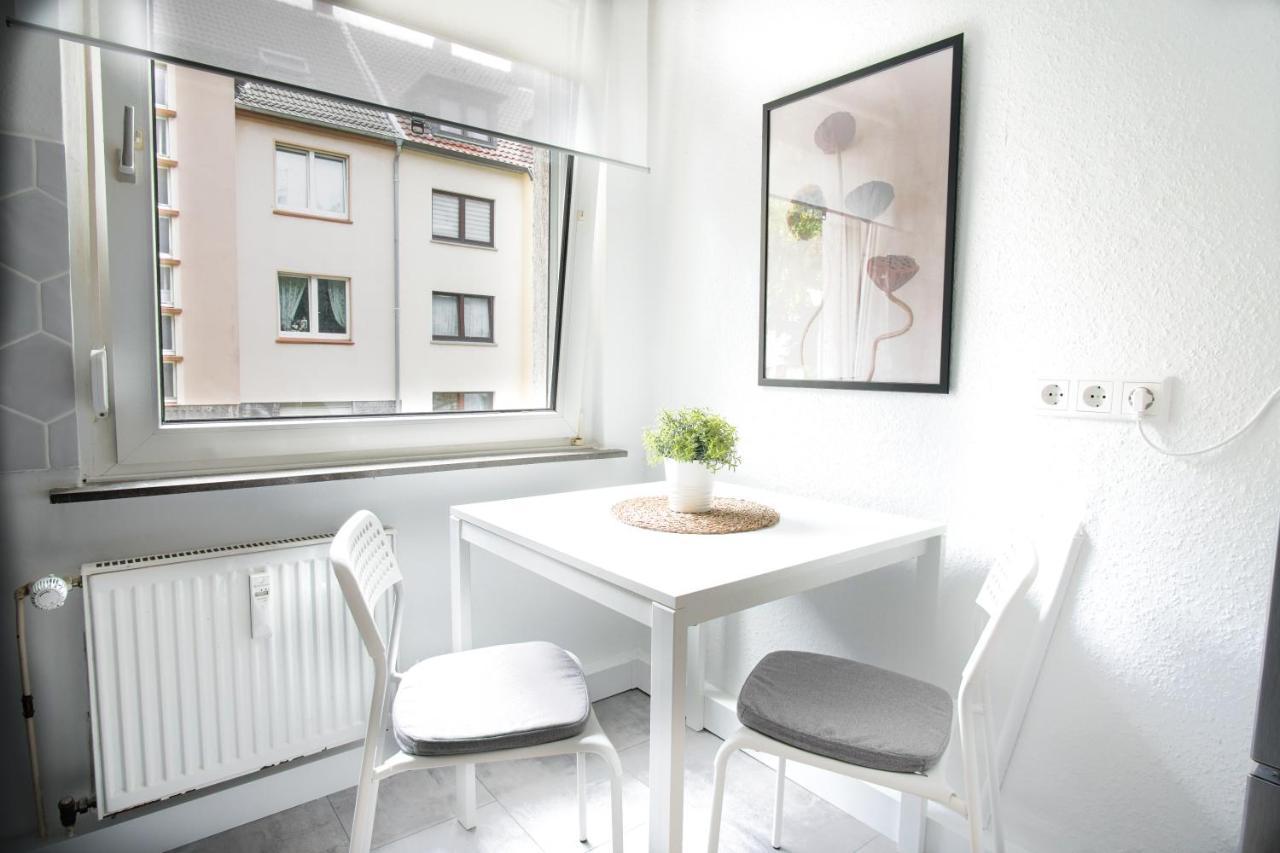 Homefy Bright And Cozy Holiday Apartment - Washer & Dryer - Free Parking Essen Bagian luar foto